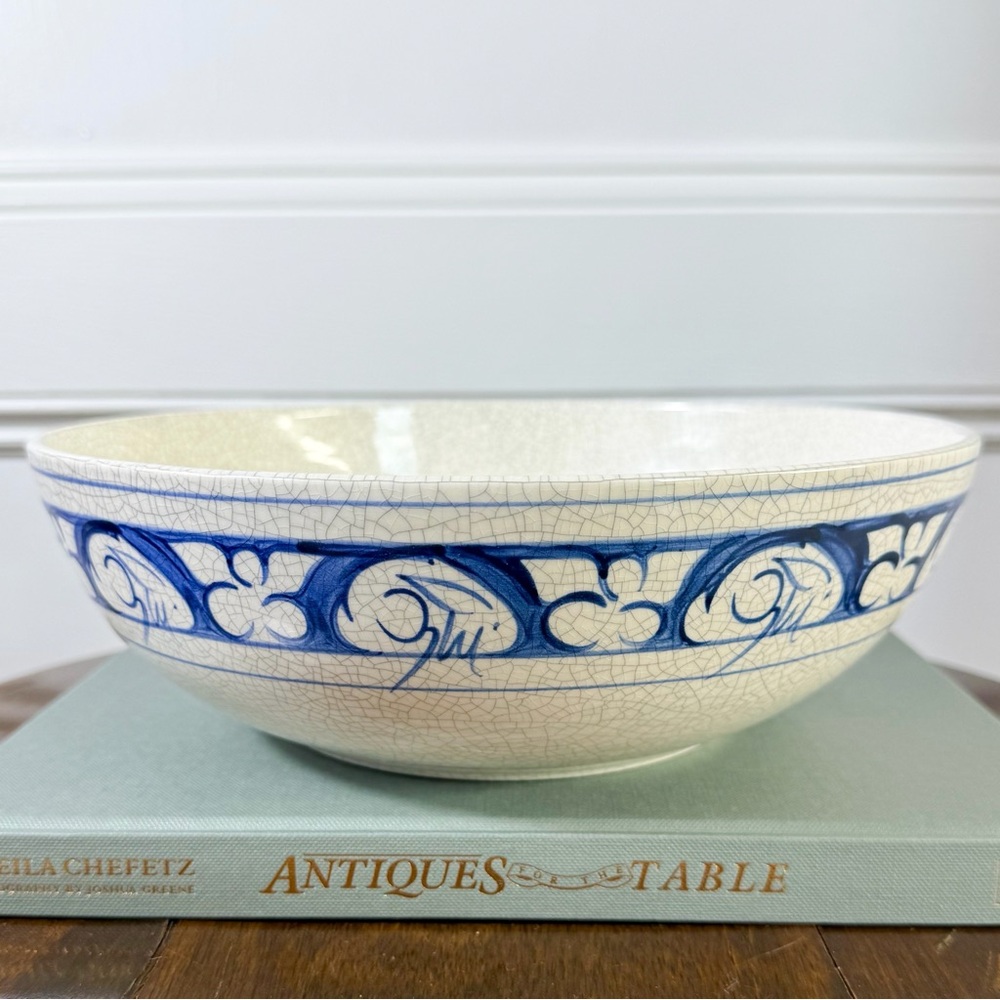 Potting Shed 1991 Dedham Rabbit 10” Serving Bowl Blue and White Ceramic Crackle